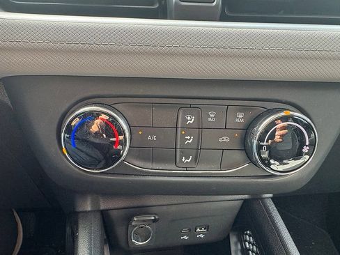 Used 2024 Chevrolet TrailBlazer LS w/ LS Convenience Package AWD/4WD image 18