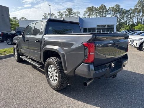 Used 2025 Toyota Tacoma SR5 image 10