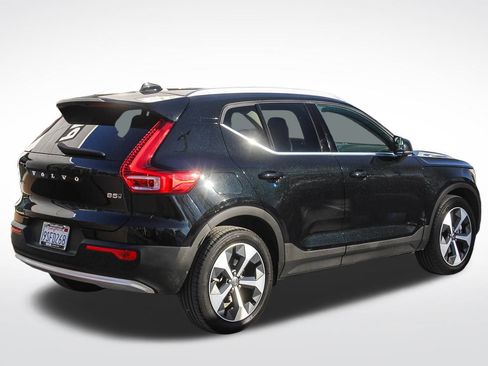 Certified 2025 Volvo XC40 B5 Core w/ Protection Package Premier image 9