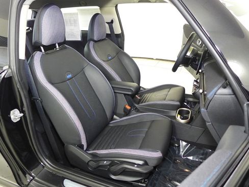 Certified 2025 MINI Cooper S image 19