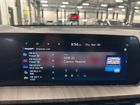 Used 2024 Kia Telluride EX w/ EX Captain's Chair Package FWD image 29