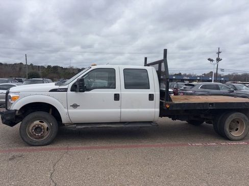 Used 2012 Ford F550 4x4 Crew Cab Super Duty w/ Payload Upgrade Pkg image 6
