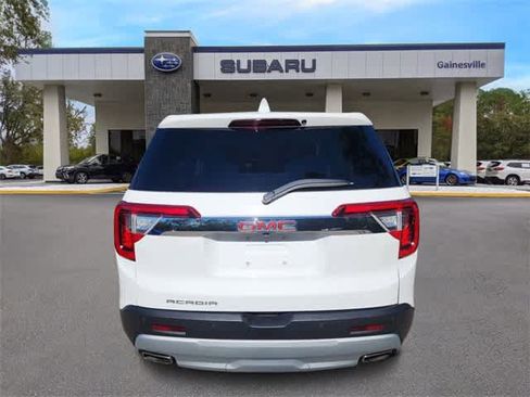 Used 2023 GMC Acadia SLE image 4