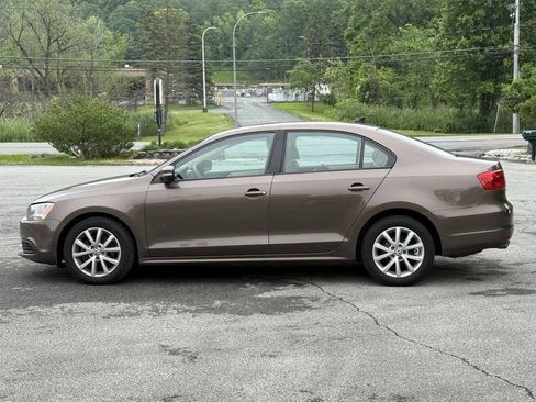 Used 2011 Volkswagen Jetta SE image 8