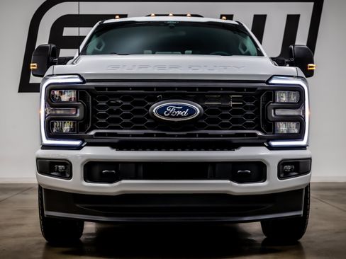 Used 2026 Ford F250 XL w/ STX Appearance Package AWD/4WD image 4