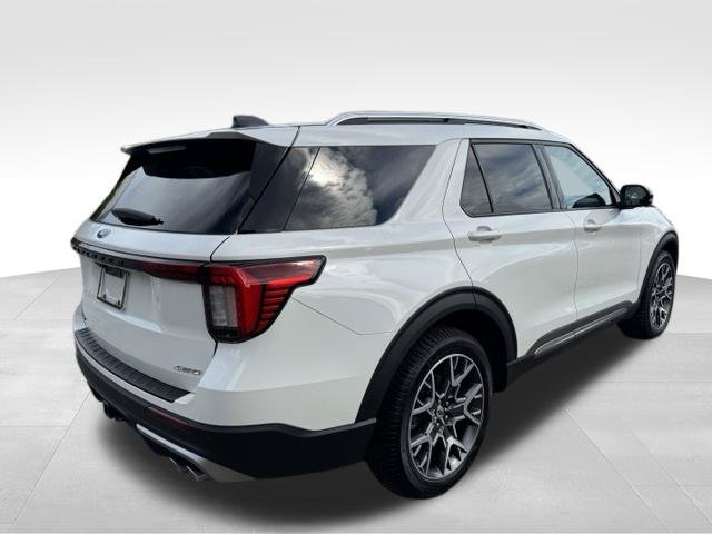Used 2025 Ford Explorer Platinum w/ Ultimate Package AWD/4WD image 9