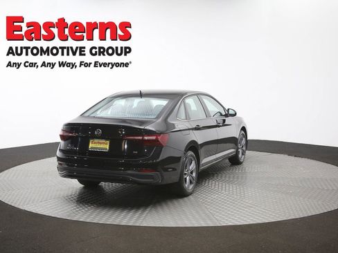 Used 2024 Volkswagen Jetta SE FWD image 38