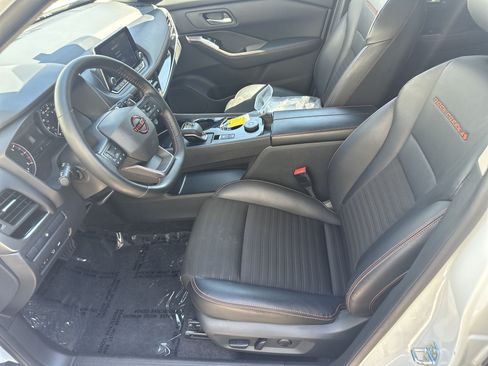Used 2025 Nissan Rogue SV w/ Rock Creek Premium Package AWD/4WD image 18