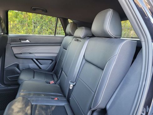Used 2023 Volkswagen Atlas Cross Sport SE AWD/4WD image 14