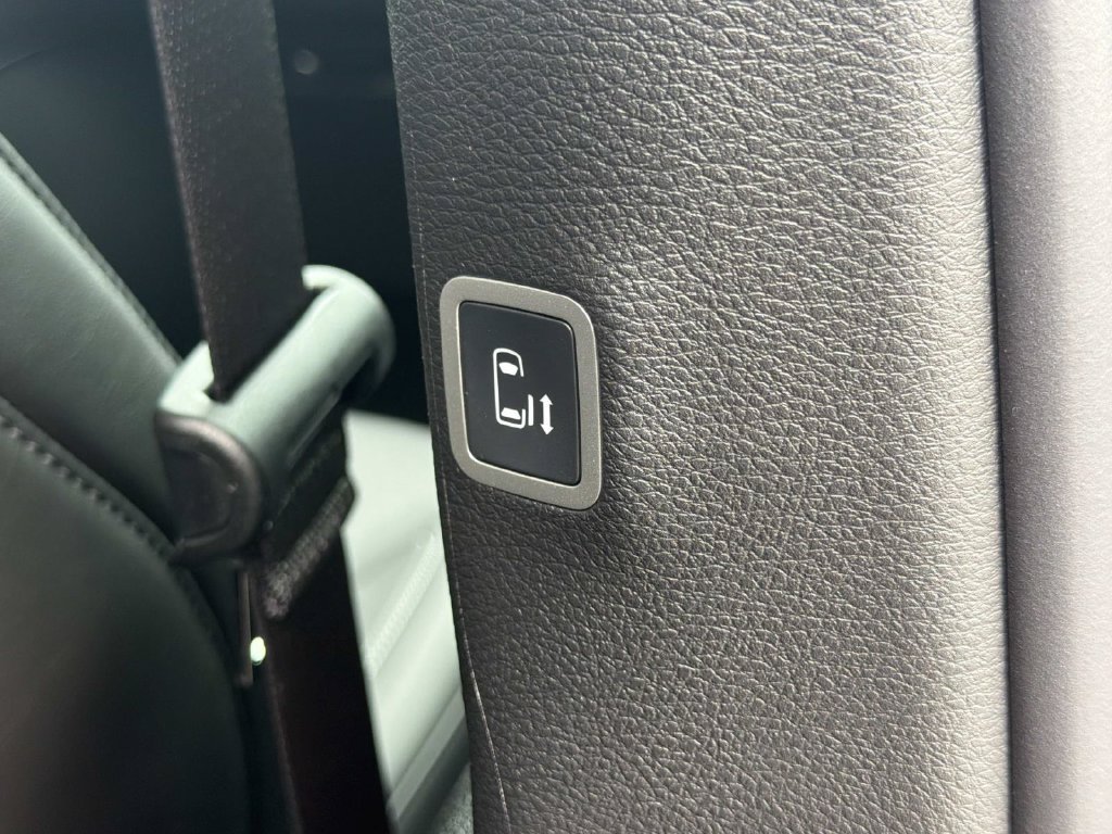 New 2027 Chrysler Pacifica Select AWD/4WD image 24
