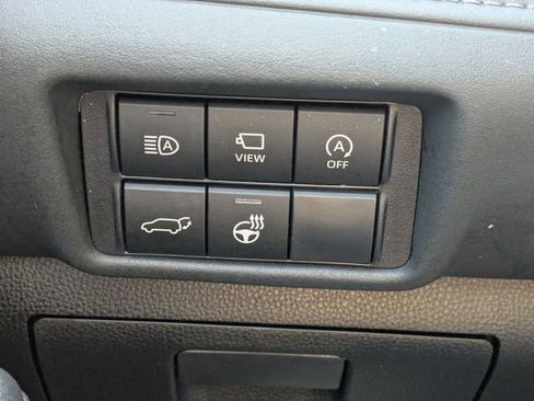 Used 2023 Toyota Highlander Platinum image 16