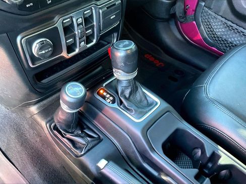 Certified 2022 Jeep Wrangler Unlimited Sahara image 31