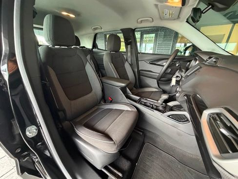Used 2023 Chevrolet TrailBlazer LS FWD image 25