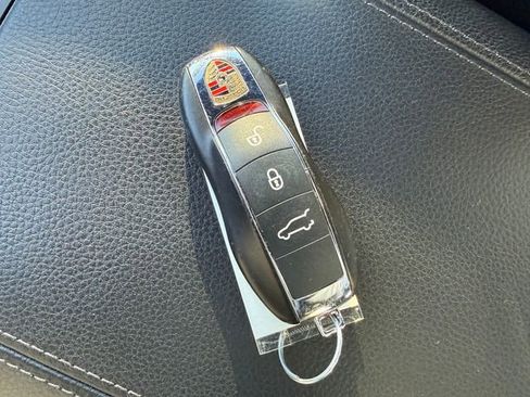 Used 2014 Porsche Cayenne w/ Basic Package image 32