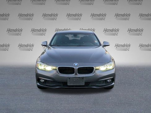 Used 2018 BMW 320i Sedan w/ Premium Package image 8