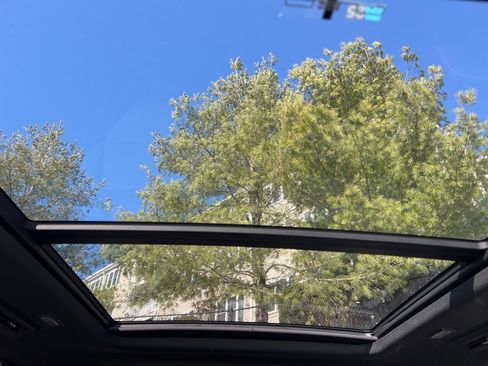 Used 2025 GMC Yukon AT4 image 21