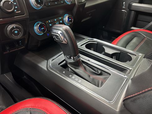 Used 2019 Ford F150 Lariat w/ Equipment Group 502A Luxury AWD/4WD image 28