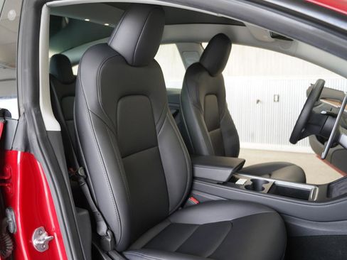 Used 2022 Tesla Model 3 Performance image 29