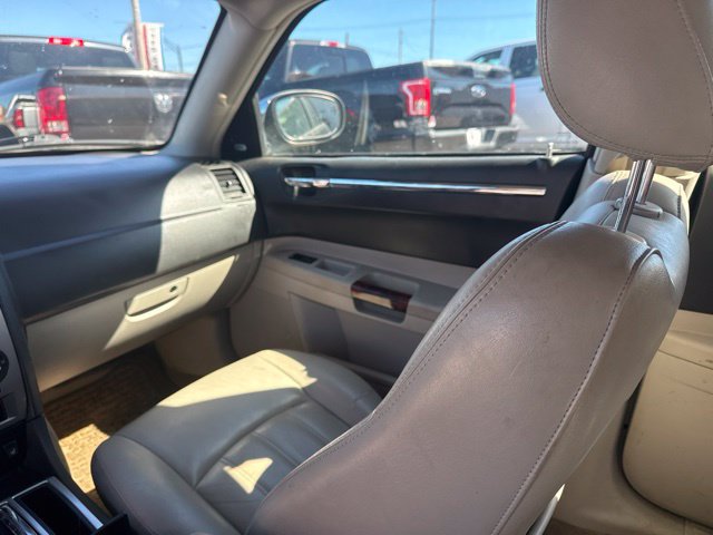Used 2007 Chrysler 300 C w/ Protection Group II RWD image 16