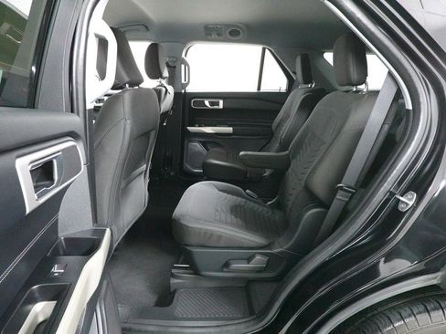 Used 2021 Ford Explorer XLT AWD/4WD image 23