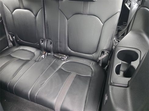 Used 2025 Honda Pilot Touring image 23