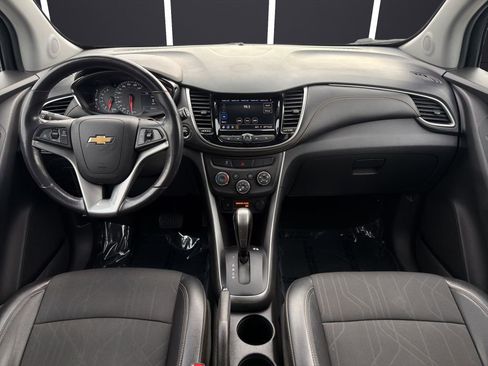 Used 2022 Chevrolet Trax LT w/ Driver Confidence Package image 13