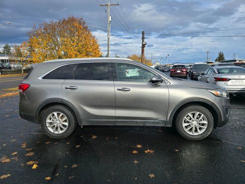 Used 2016 Kia Sorento LX w/ LX Convenience Package image 6