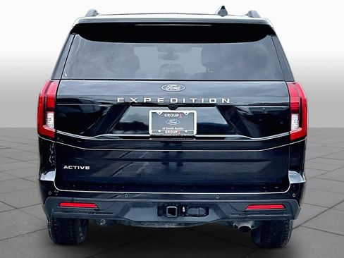 Certified 2025 Ford Expedition Active AWD/4WD image 5