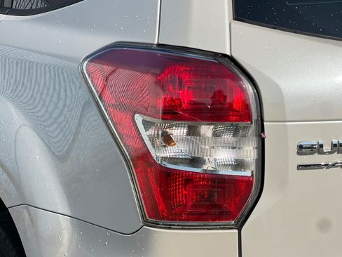 Used 2015 Subaru Forester 2.5i Premium AWD/4WD image 23