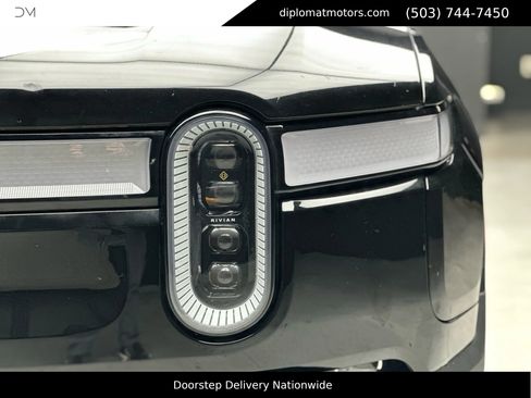 Used 2022 Rivian R1T Adventure image 12