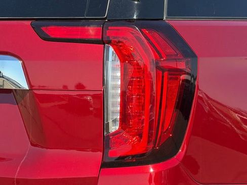 Used 2021 GMC Yukon SLT AWD/4WD image 50
