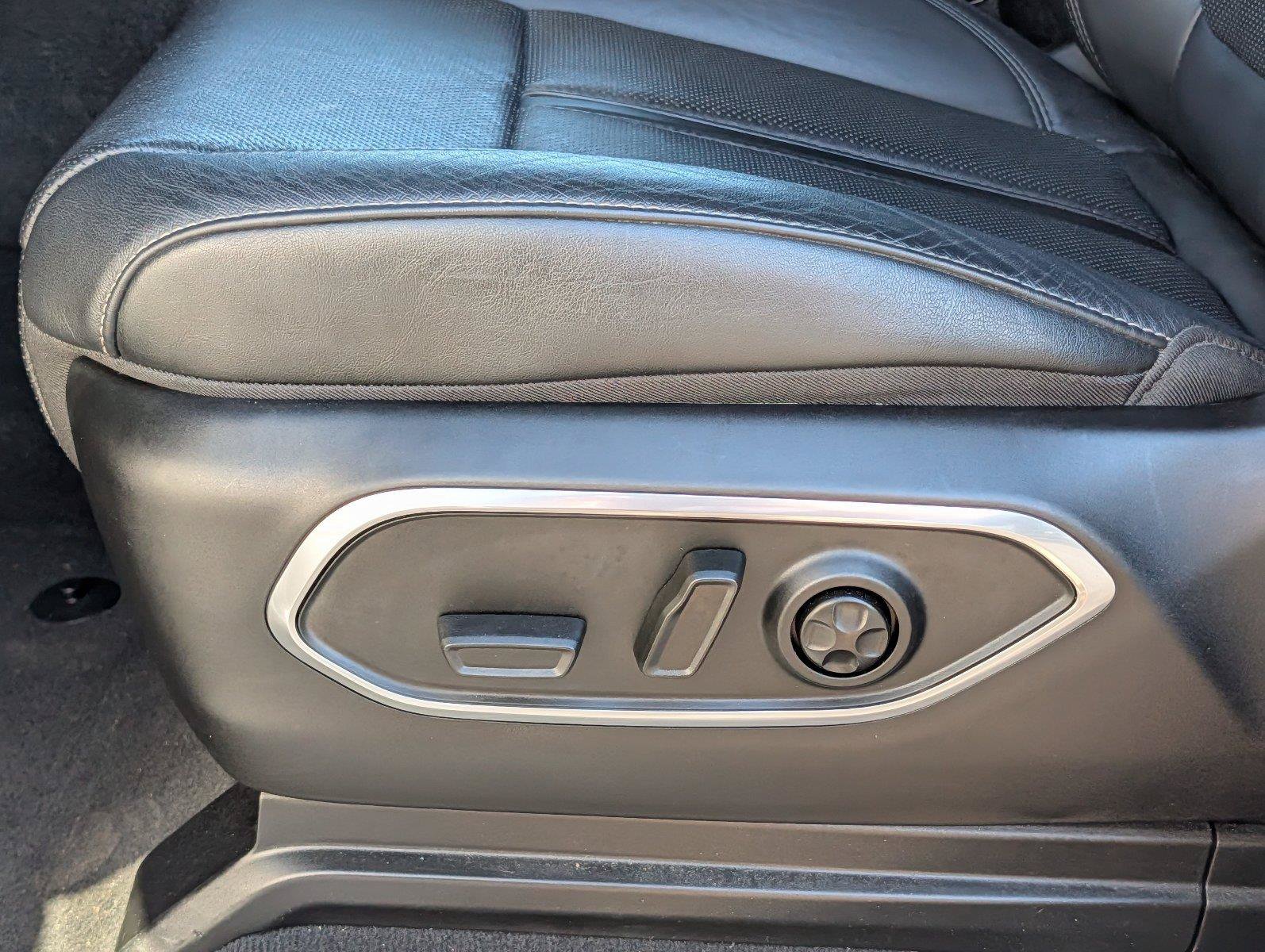 Used 2025 Jeep Wagoneer Series II AWD/4WD image 11