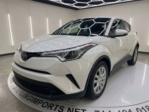 Used 2019 Toyota C-HR LE FWD image 1