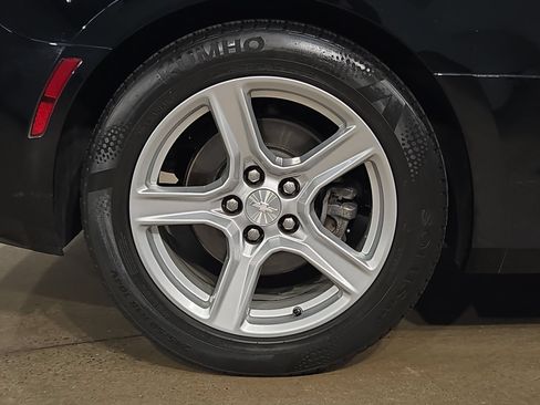 Used 2020 Chevrolet Camaro LT RWD image 17