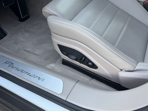 Certified 2024 Porsche Panamera 4 image 15