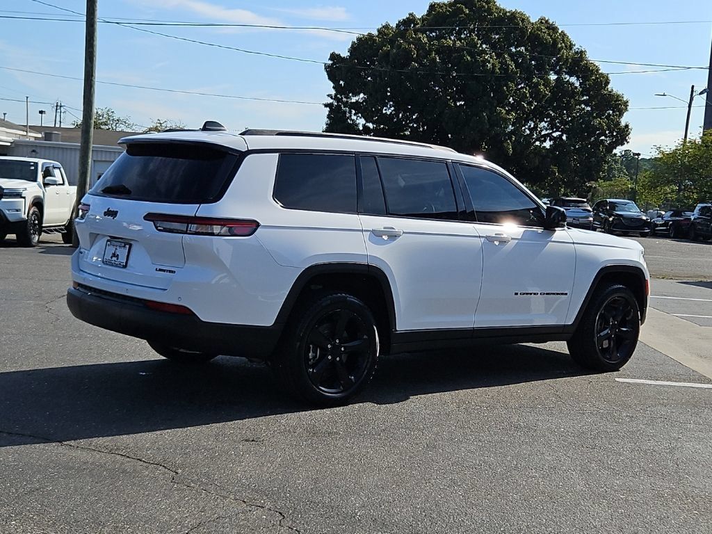 Used 2022 Jeep Grand Cherokee L Limited w/ Black Appearance Package RWD image 7