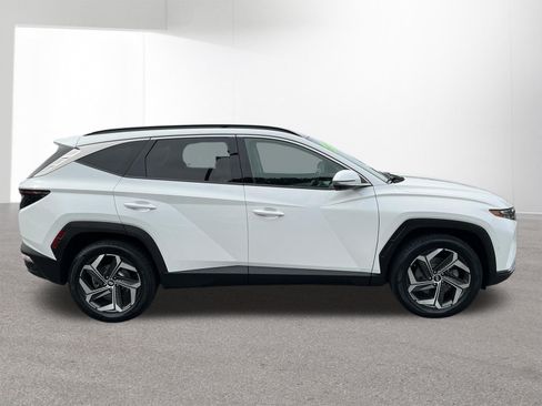 Used 2022 Hyundai Tucson Limited AWD/4WD image 2