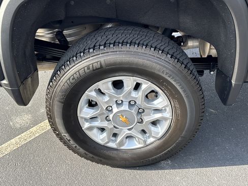 Used 2024 Chevrolet Silverado 2500 LTZ w/ Snow Plow Prep/Camper Package image 17