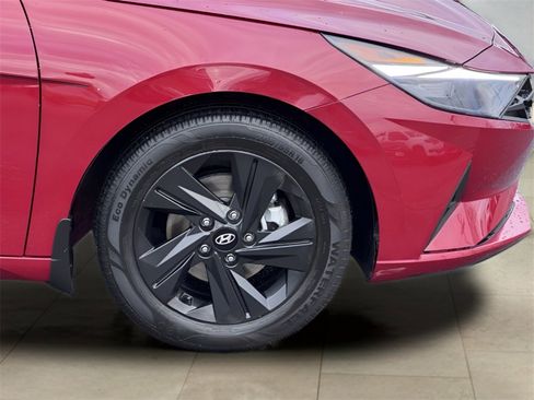 Used 2023 Hyundai Elantra SEL image 38