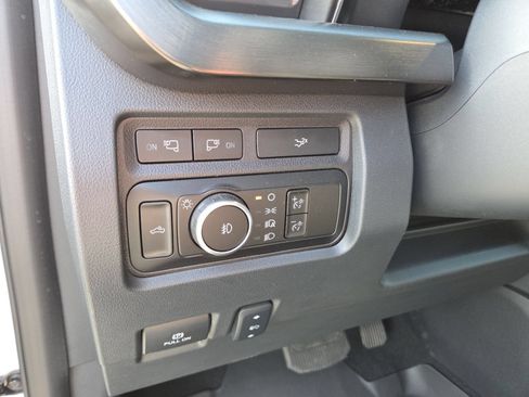Used 2024 Ford F250 Lariat w/ Chrome Package AWD/4WD image 33