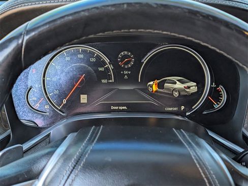 Used 2017 BMW 750i image 21