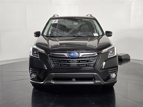 Used 2022 Subaru Forester Limited w/ Popular Package #3 image 8