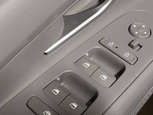 Used 2025 Hyundai Elantra SEL image 27