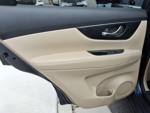 Used 2016 Nissan Rogue SL w/ SL Premium Package AWD/4WD image 23