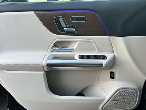 Used 2023 Mercedes-Benz GLA 250 4MATIC image 30