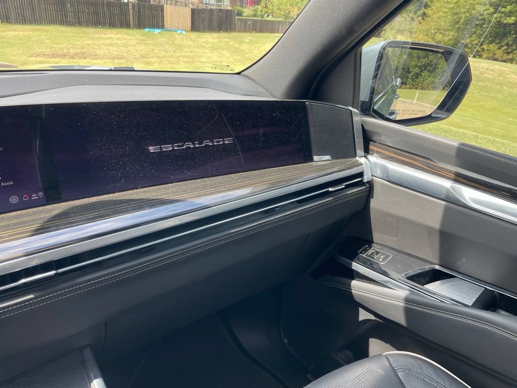 Certified 2025 Cadillac Escalade Premium Luxury w/ Touring Package AWD/4WD image 18