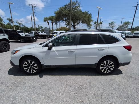 Used 2016 Subaru Outback 2.5i Limited AWD/4WD image 8