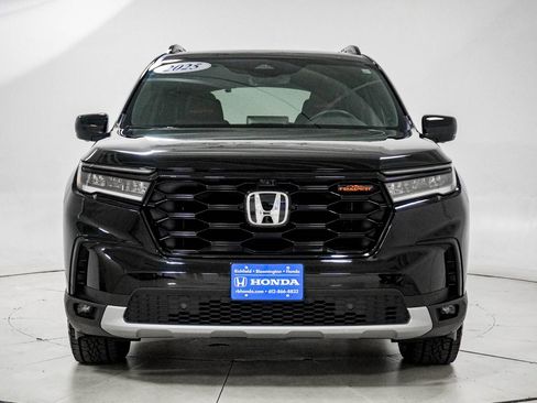 Used 2025 Honda Pilot TrailSport image 16
