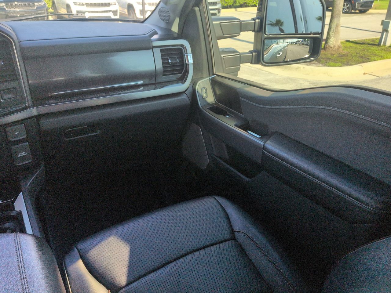 Used 2024 Ford F250 Lariat w/ Sport Appearance Package AWD/4WD image 16