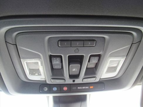 Used 2022 GMC Sierra 1500 AT4 w/ AT4 Premium Package AWD/4WD image 30